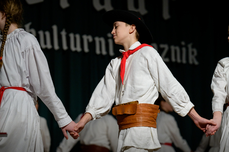 Otroška folklorna skupina OŠ Metlika - Osrednja obcinska prireditev ob slovenskem kulturnem prazniku